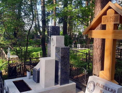 Реставрация белого мрамора и дубового креста